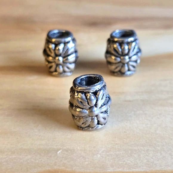 None Jewelry - Charm Bracelet Silvertone Spacer Beads With Flowers Set Of 3 Fits Pandora Style